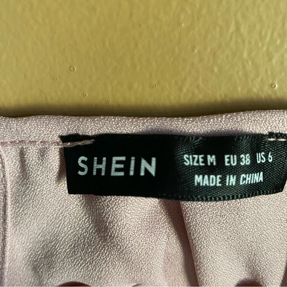 ♥️ SHEIN Medium Tank - Picture 3 of 3
